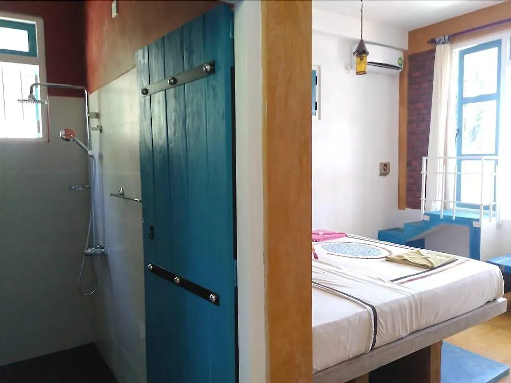 *** Guest house The Change Hotel Kandy Sri Lanka