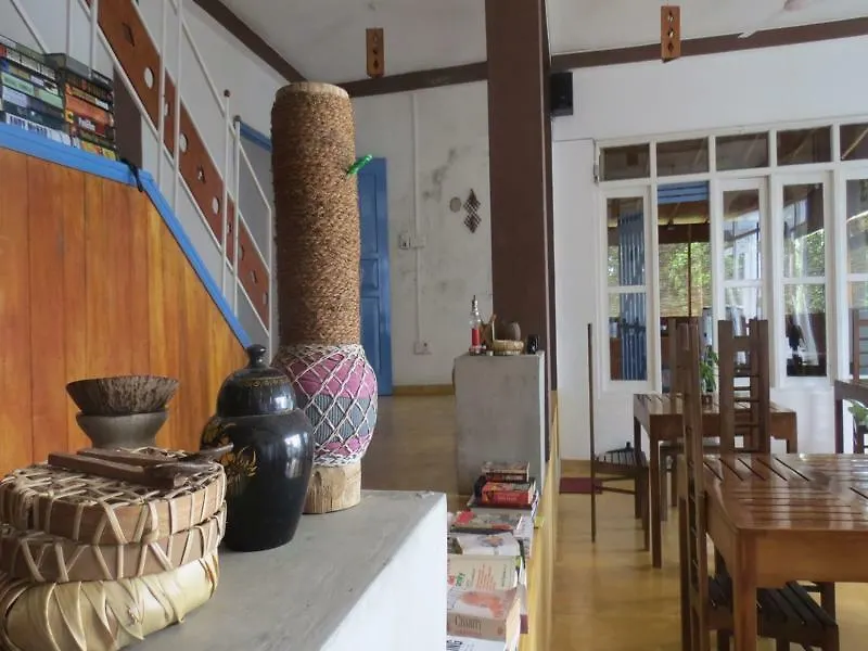 *** Guest house The Change Hotel Kandy Sri Lanka